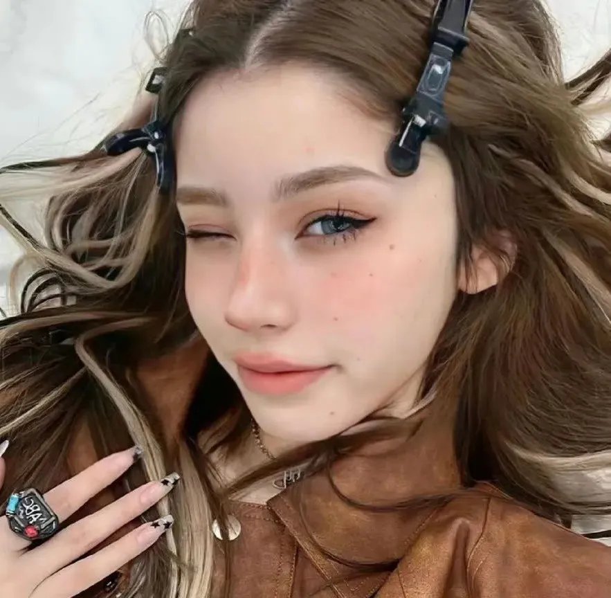 震耳欲聋 海报